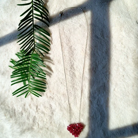 Gorgeous Swarovski Crystal Heart Pendant On Dainty 925 Sterling Silver Chain - Picture 4 of 11